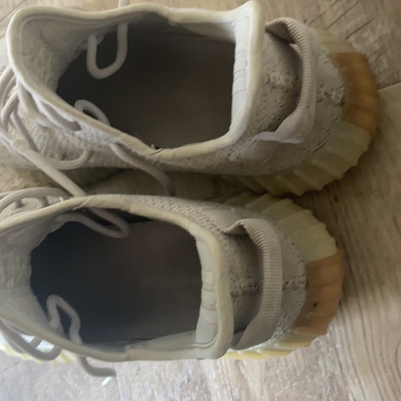 Yeezy 350 sesame main image 4
